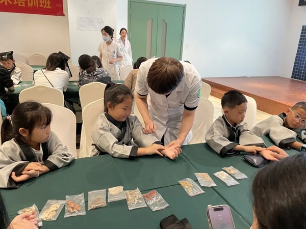 直樂醫(yī)院中醫(yī)研學(xué)行 直樂醫(yī)院中醫(yī)研學(xué)行